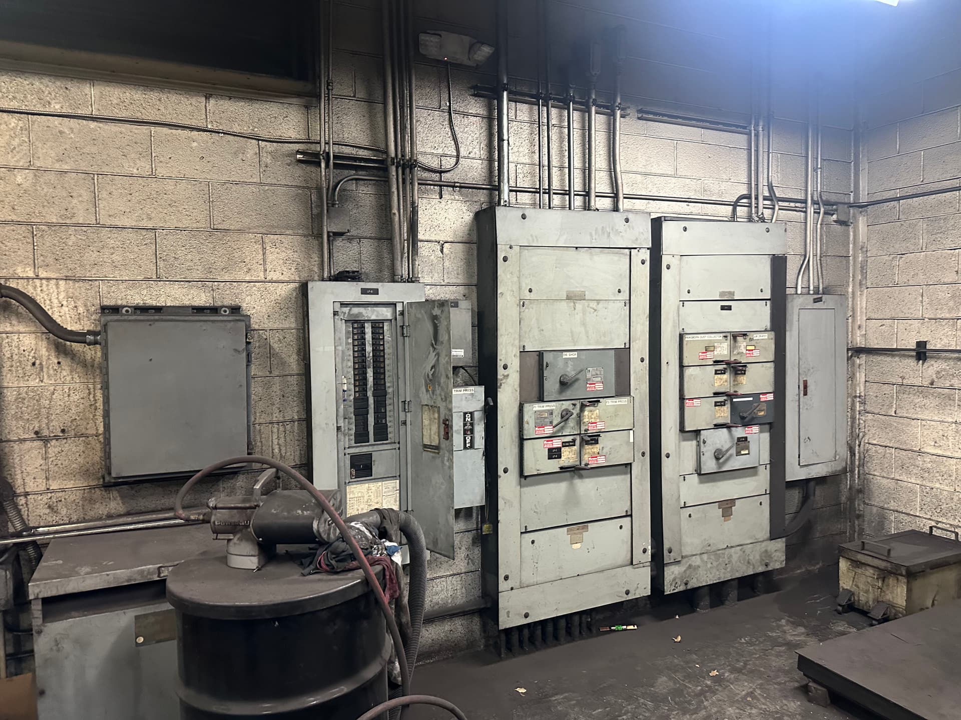 Gallery photos for Thermal Imaging Catches What the Eye Misses on Industrial Panels: Image #1