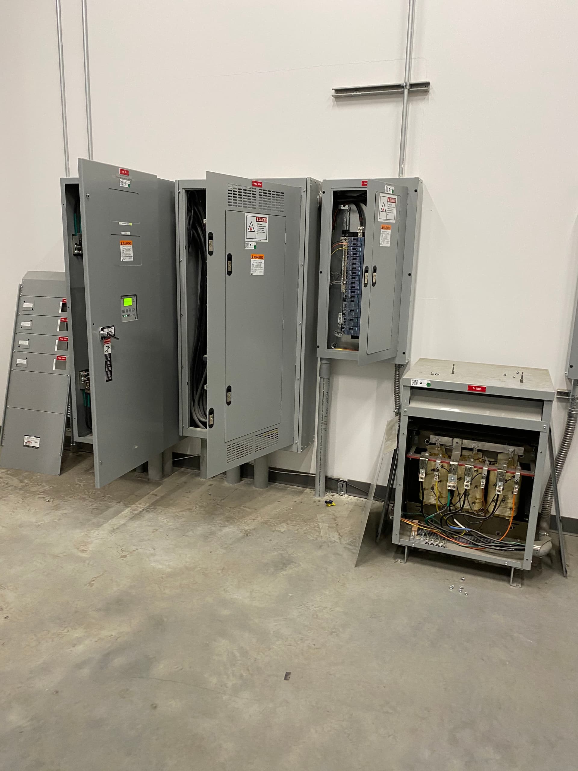 Gallery photos for Powering Robotic Cells and Control Panels for Local Manufacturers: Image #2