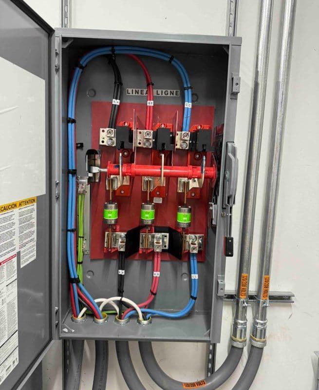 Gallery photos for Efficient Outdoor Electrical Panel Installations: Image #2