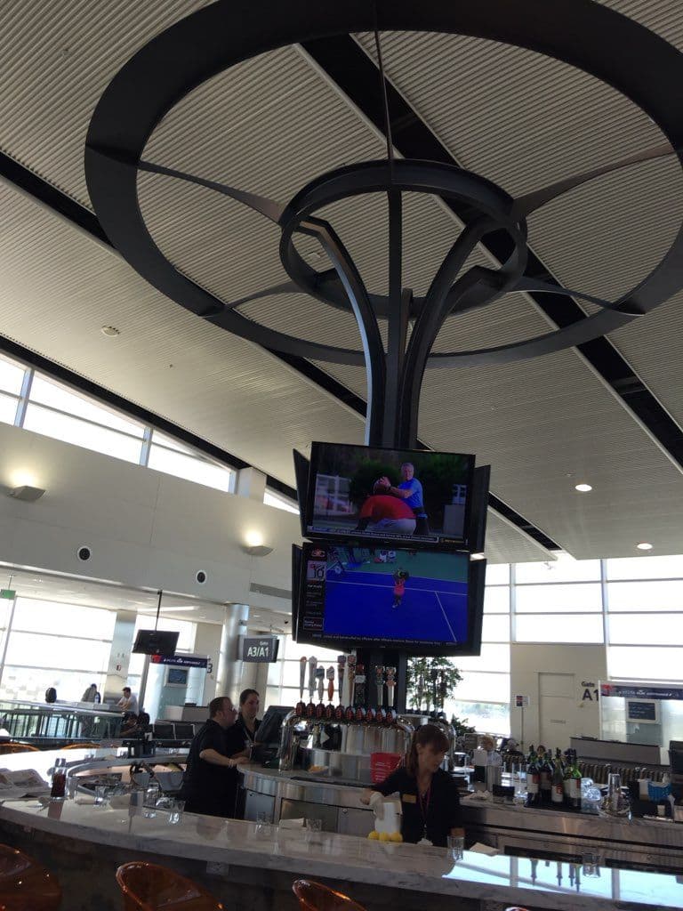 Enhanced Dining Experience at Metro Detroit Airport image