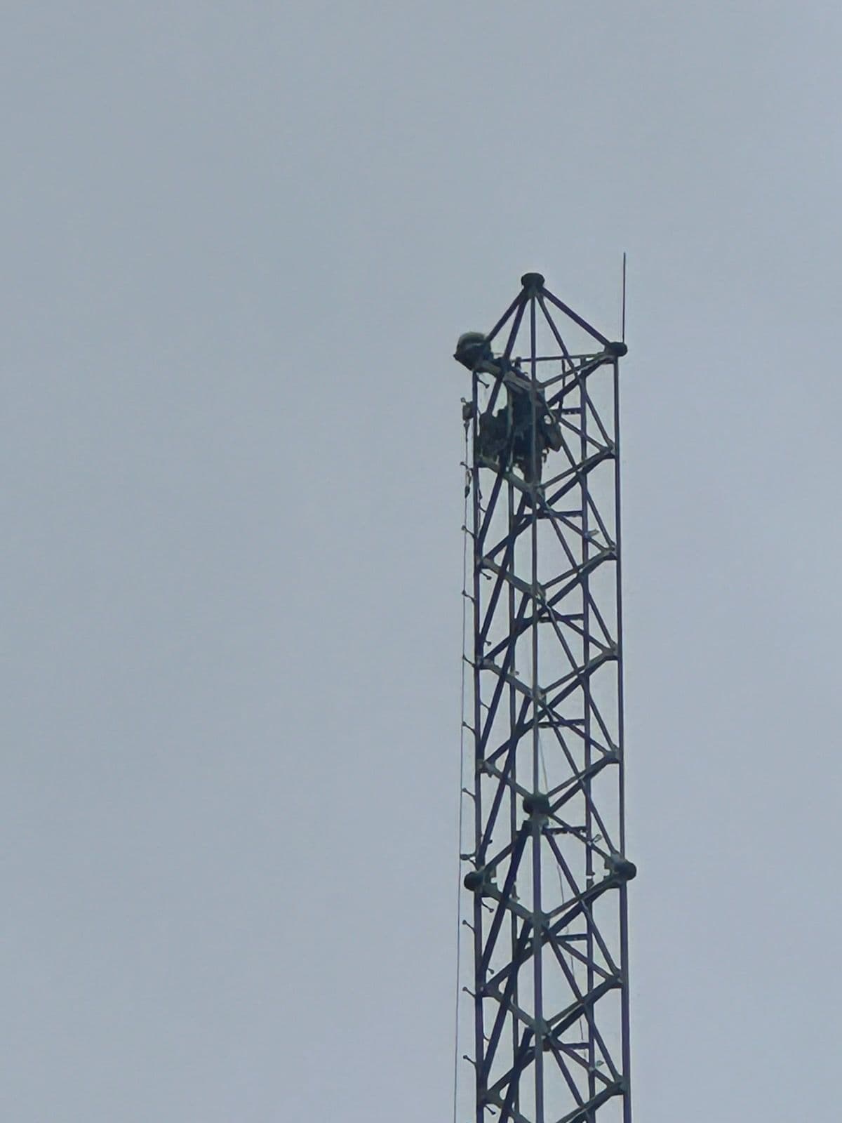 Gallery photos for Electrical Industries Powers Up New Cell Tower Amid Snowy Conditions: Image #2