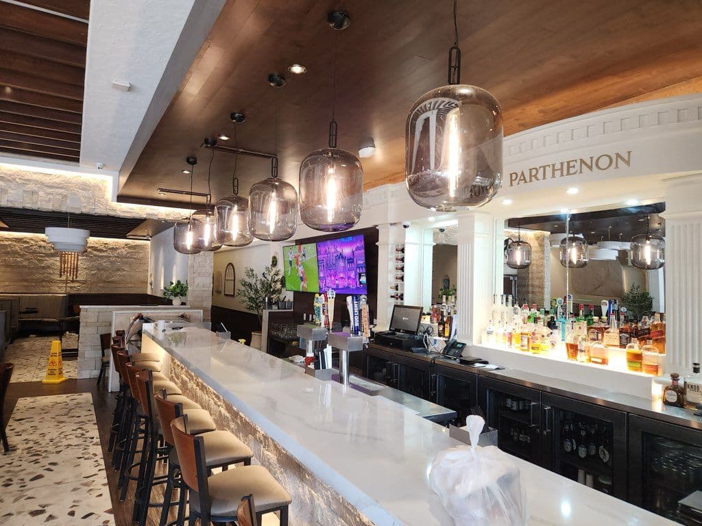 Gallery photos for Enhancing Greek Restaurant Ambiance with Light: Image #3