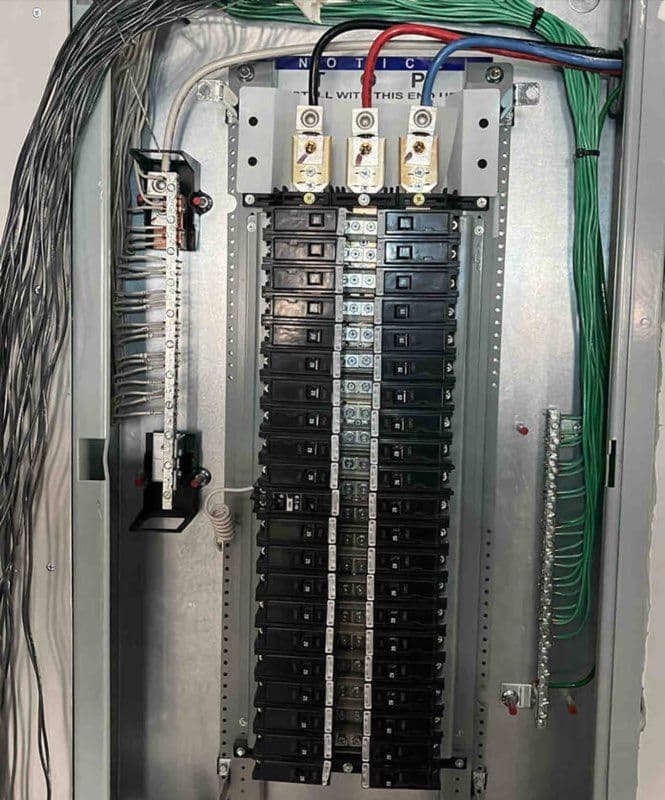Gallery photos for Behind-the-Scenes of Power Installations: Image #1