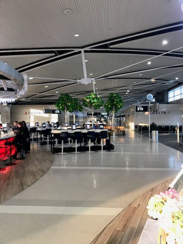 Gallery photos for Electrifying Detroit Metro Airport for Comfort and Style: Image #2