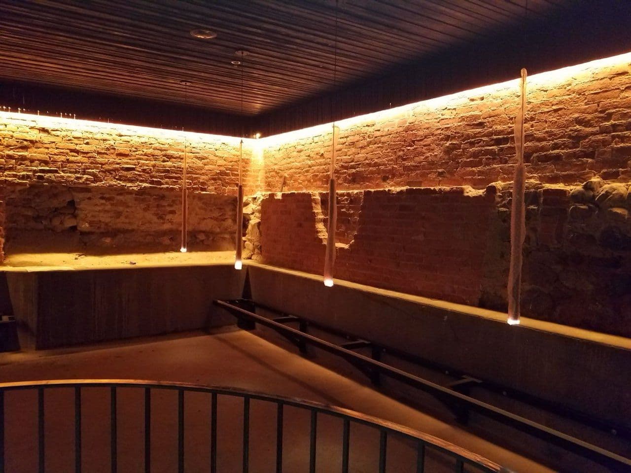 Gallery photos for Brightening a New Restaurant with Custom LED Lighting: Image #2