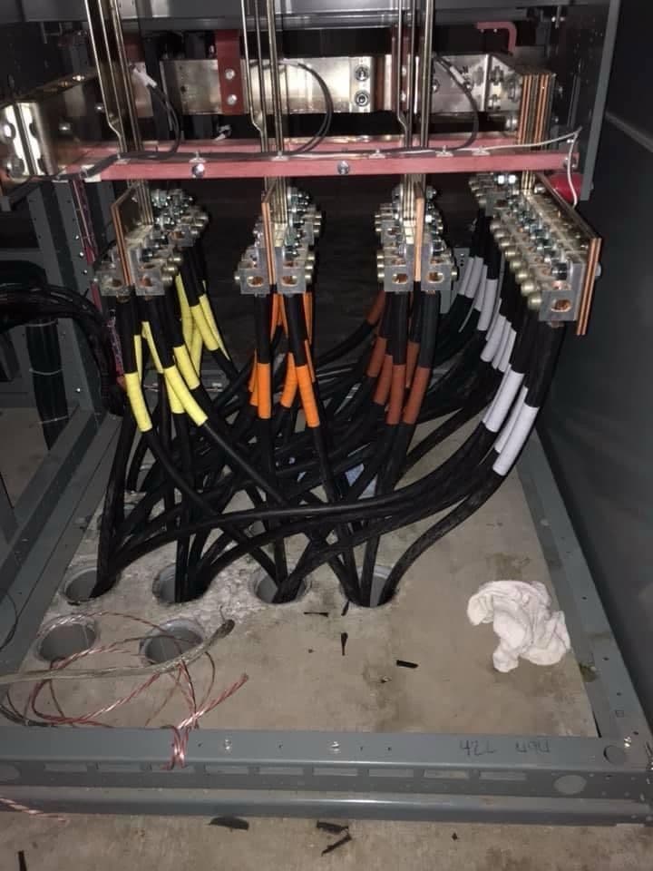 Gallery photos for Inside a High-Capacity Electrical Panel and Wiring Installation: Image #2