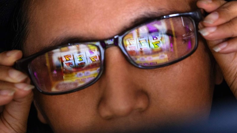 Image: Experience the Thrill of Realz Casino on the Go, Anywhere in the World